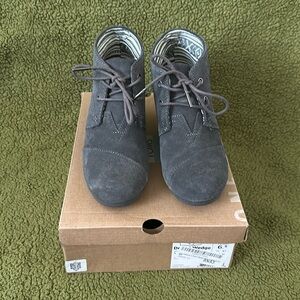 Women’ TOMS gray wedge booties for women with shoe lace